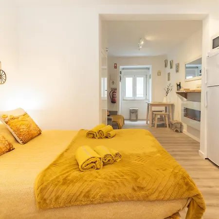 Downtown Amalia * Lisbon