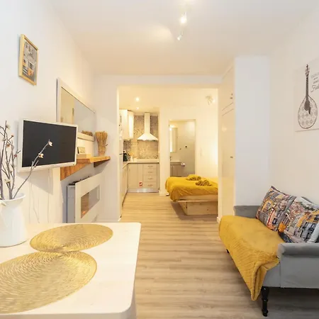 Downtown Amalia * Lisbon